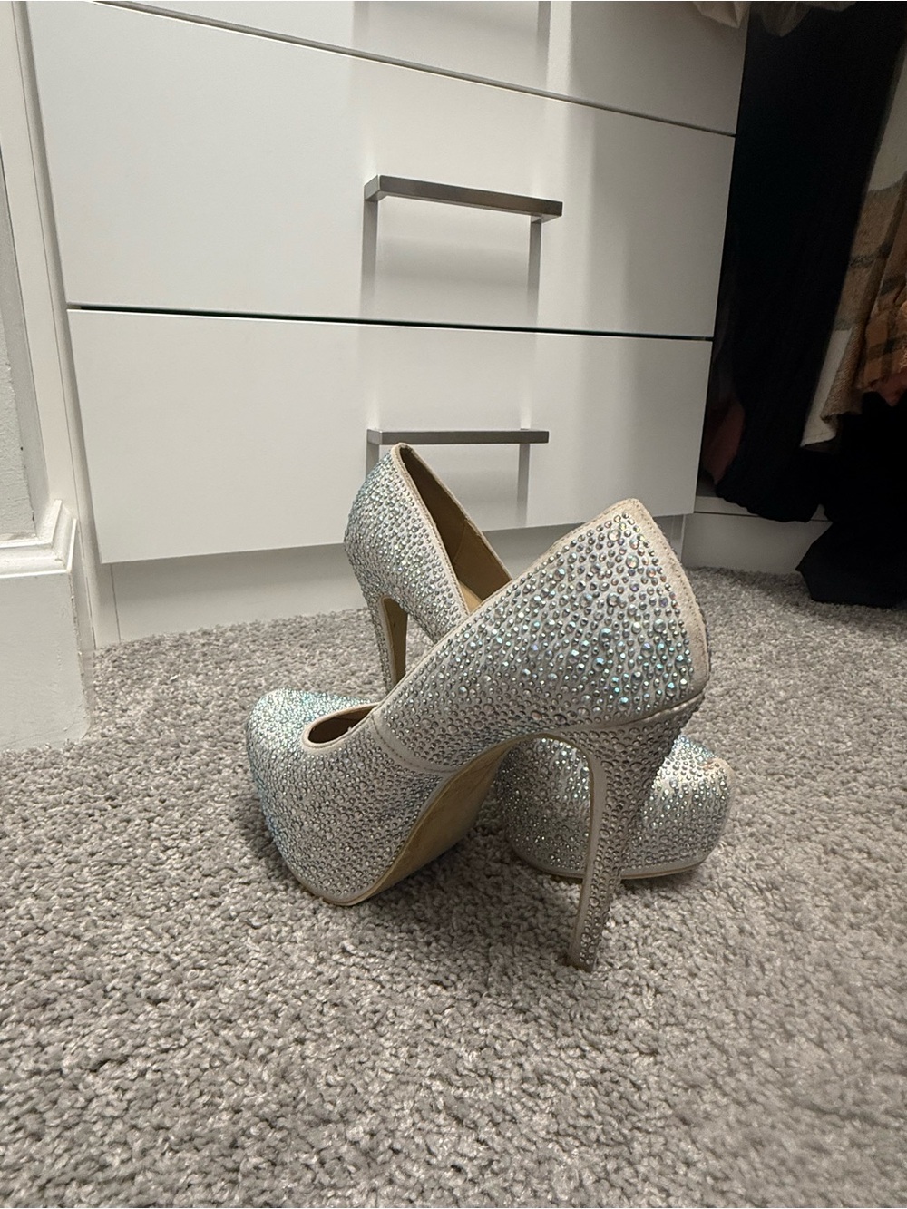 Women's Sparkling Crystal High Heels - Silver Glitter Pump